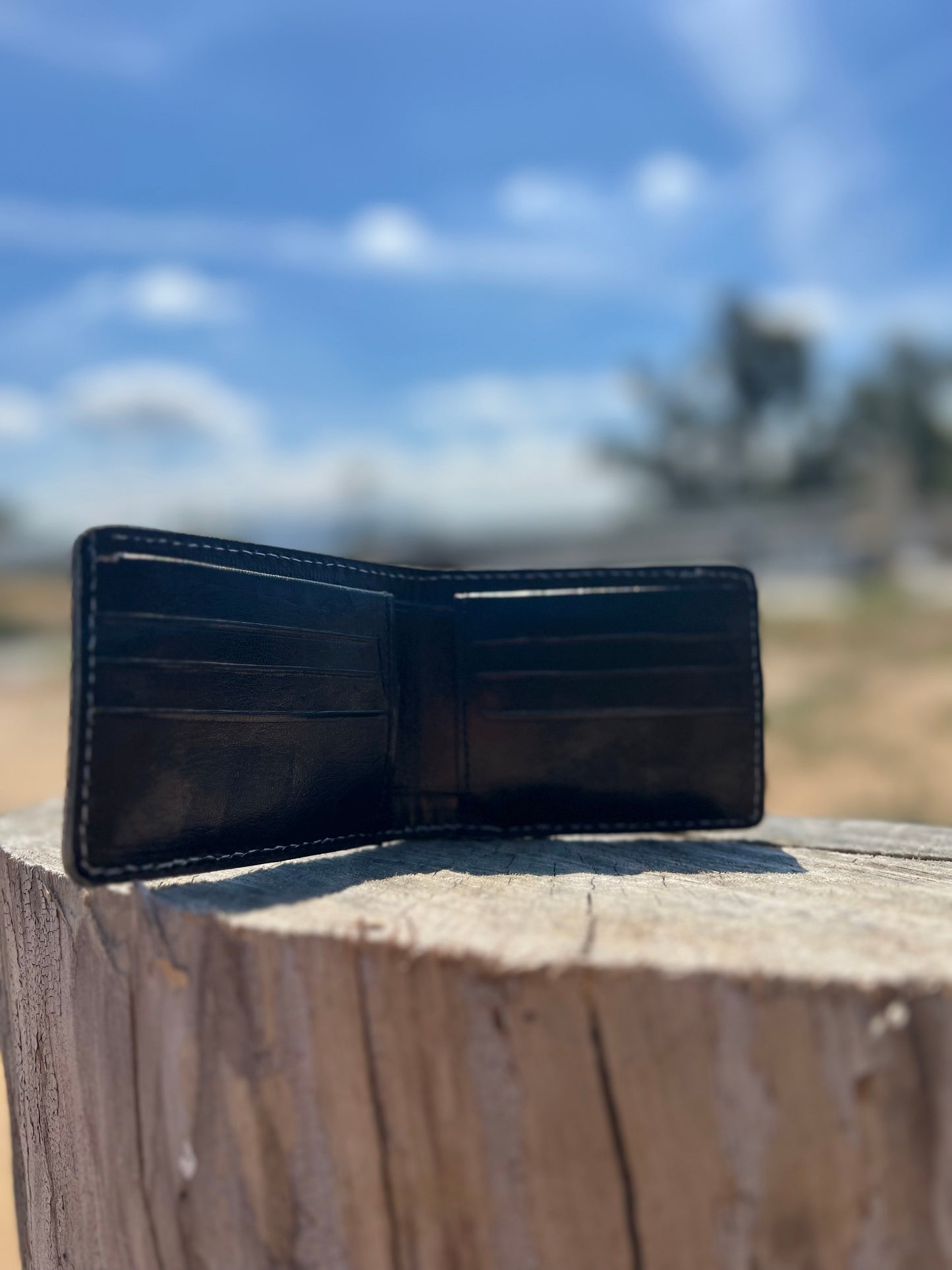Black Flower Design Tooled Wallet | Cartera Cincelada Para Hombre (Negra)